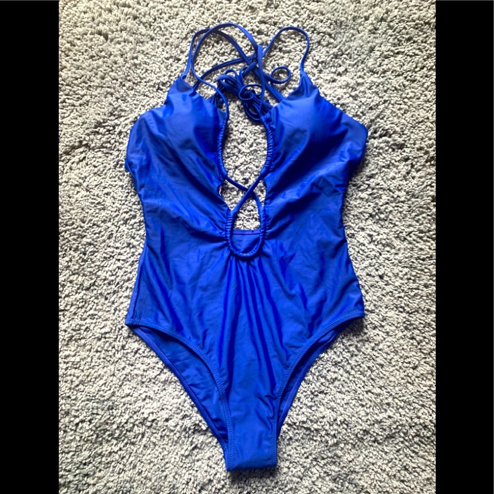 🆕 Cupshe One-piece 🩱solid blue
